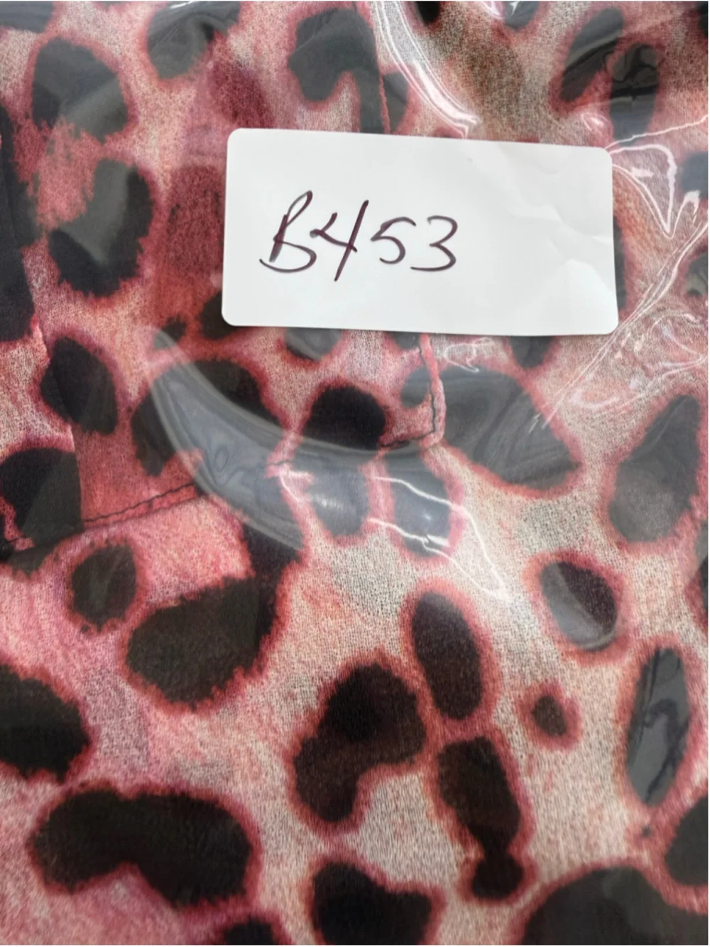 Women's Tahari Blouse Size M Pink Black Leopard Print Long Sleeve Button Down